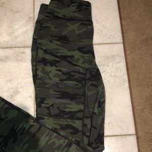 Army print leggings